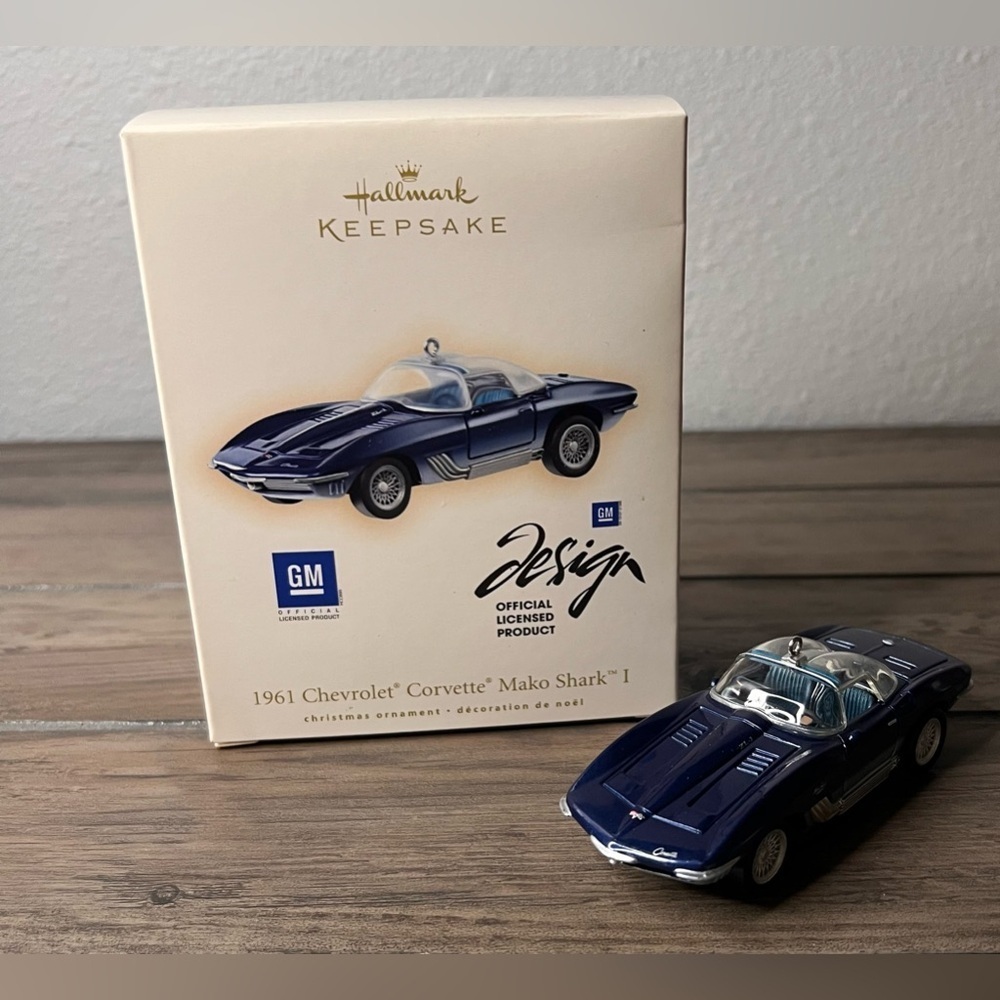 Hallmark NEW 2007 “1961 Chevrolet Corvette Mako Shark” Christmas Ornament GM